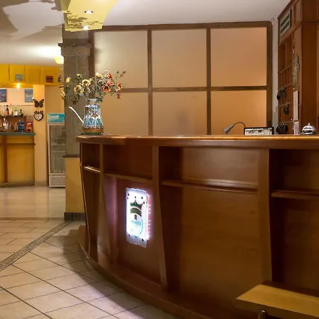 Pompei Hotell 3*